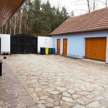 U Hájovny Vlkov