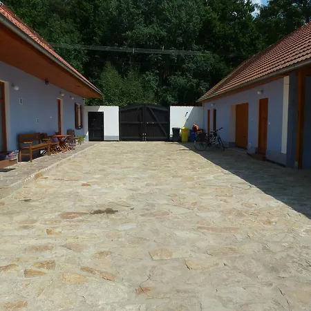 U Hájovny Vlkov